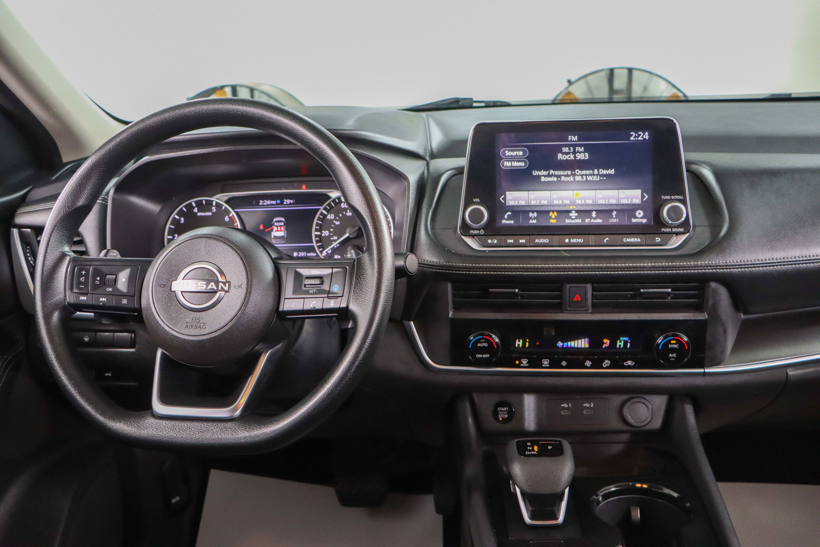 Used 2024 Nissan Rogue SV image 17