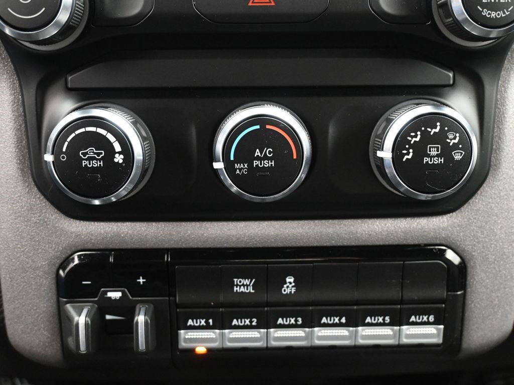 Used 2024 RAM 2500 Tradesman w/ Chrome Appearance Group image 25