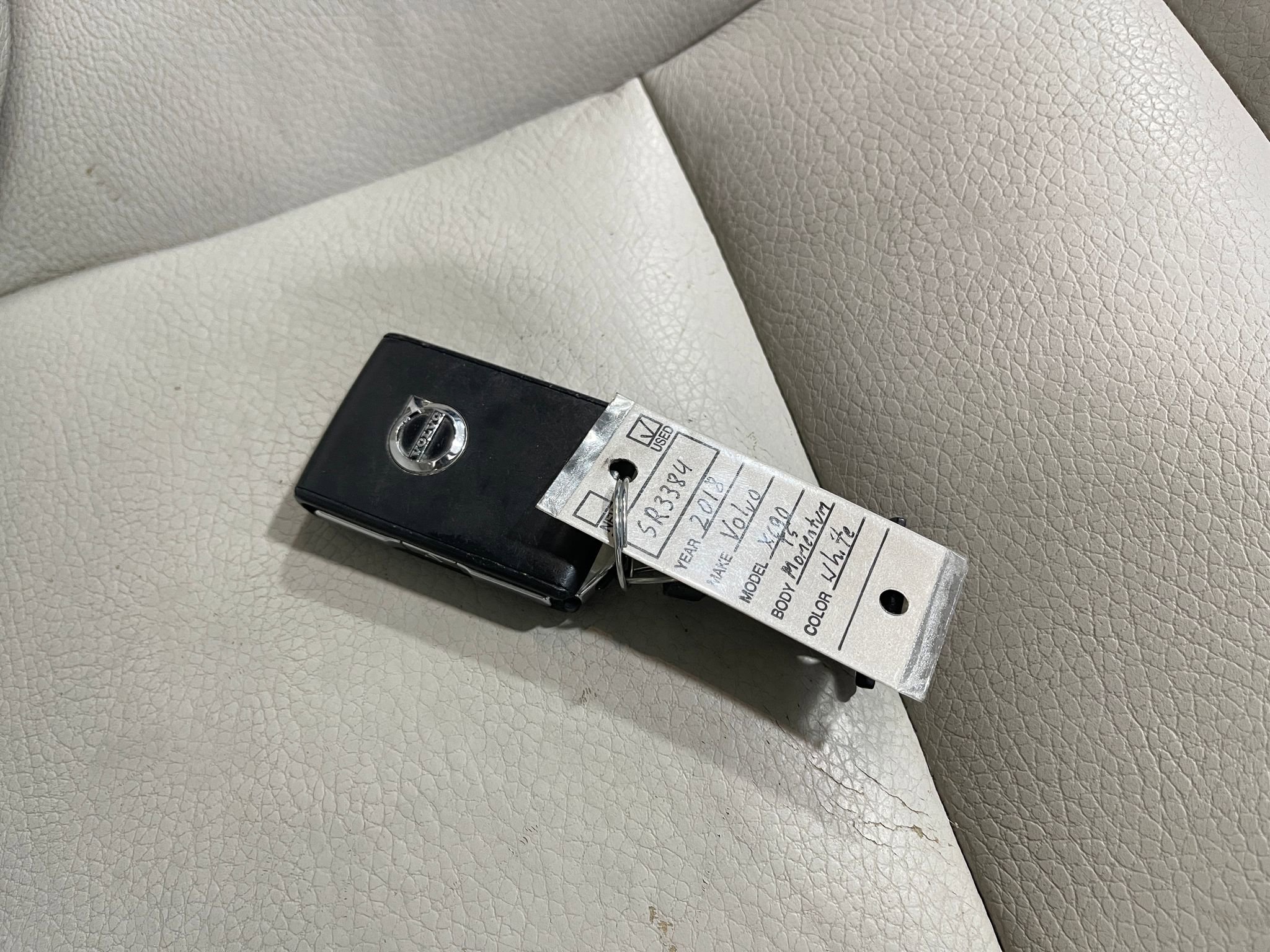 Used 2018 Volvo XC90 T5 Momentum w/ Convenience Package FWD image 39