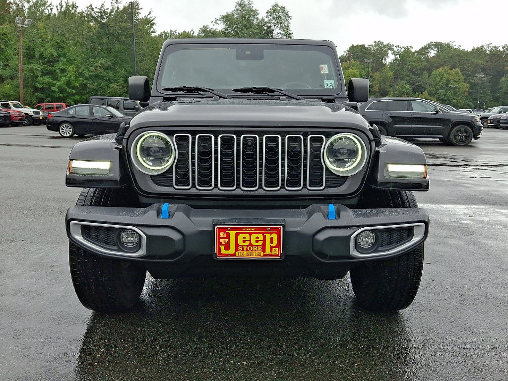 Certified 2024 Jeep Wrangler Unlimited Sahara w/ Technology Group AWD/4WD image 2
