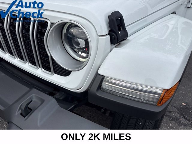 Used 2024 Jeep Wrangler Unlimited Sahara AWD/4WD image 32