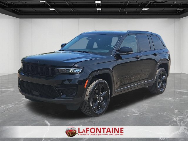 Used 2024 Jeep Grand Cherokee Altitude
