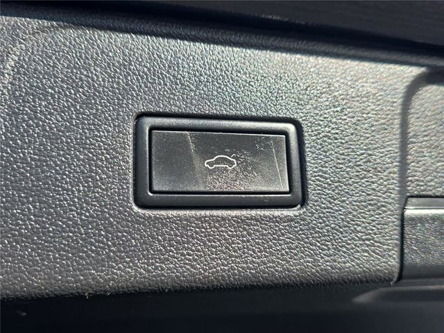 Used 2024 Volkswagen Atlas SEL Premium R-Line image 32