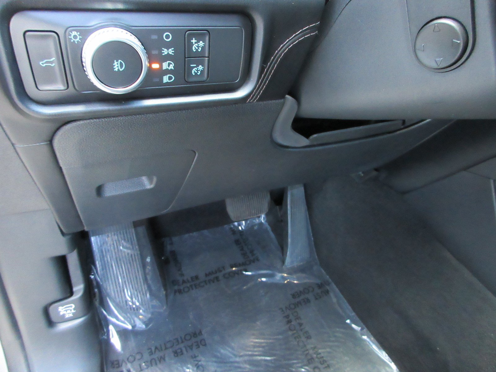 Used 2021 Ford Explorer Platinum w/ Equipment Group 601A AWD/4WD image 36