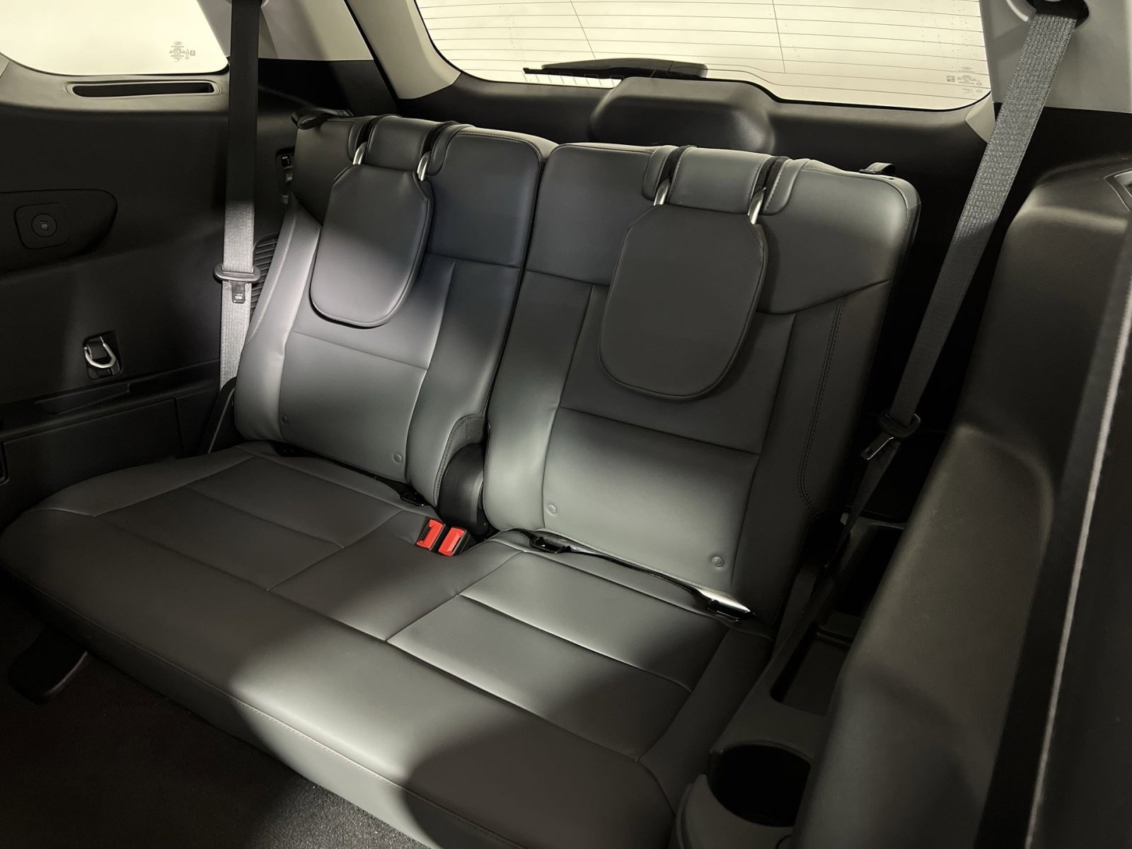 Used 2025 Ford Explorer Active w/ Active Comfort Package image 25