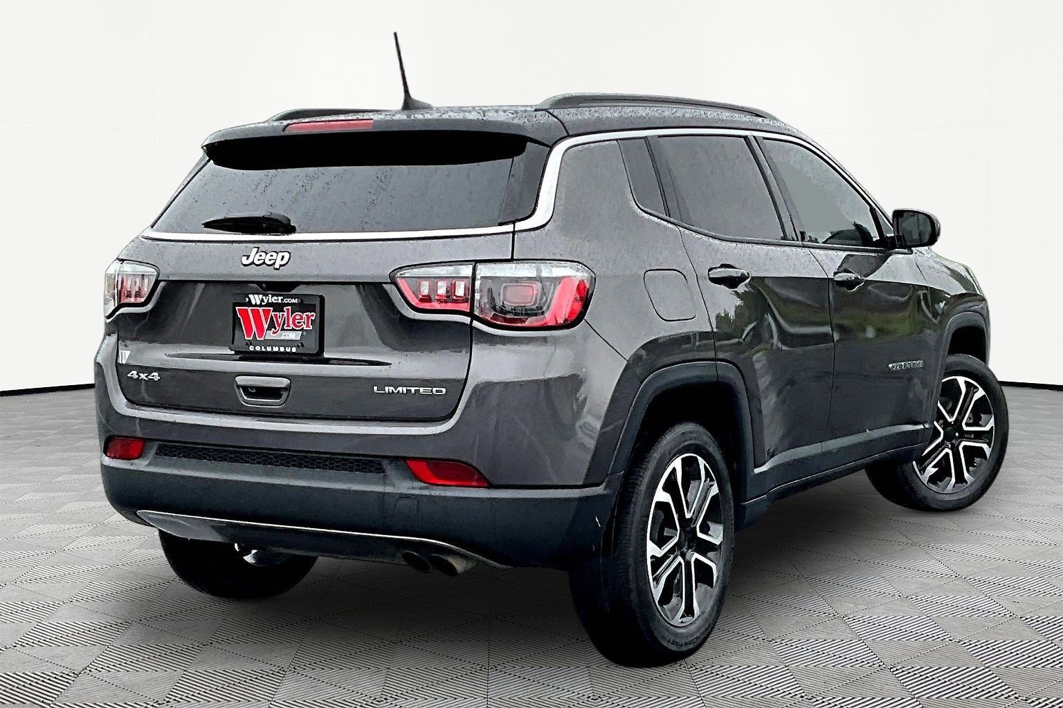 Used 2022 Jeep Compass Limited w/ Sun and Sound Group AWD/4WD image 6