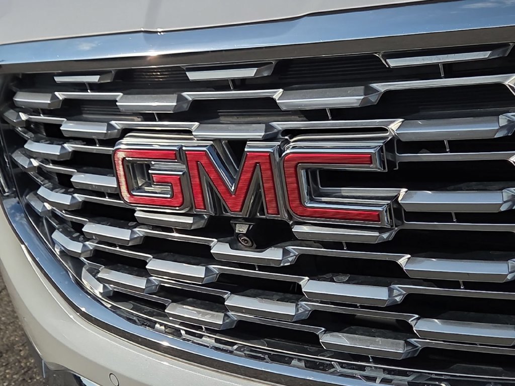 Used 2020 GMC Terrain Denali w/ Denali Premium Package AWD/4WD image 9