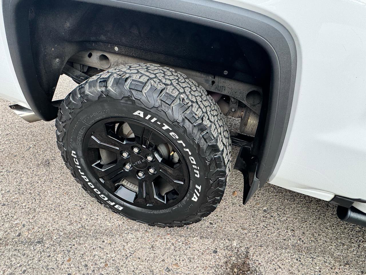 Used 2017 GMC Sierra 1500 SLT w/ All Terrain X Package image 8