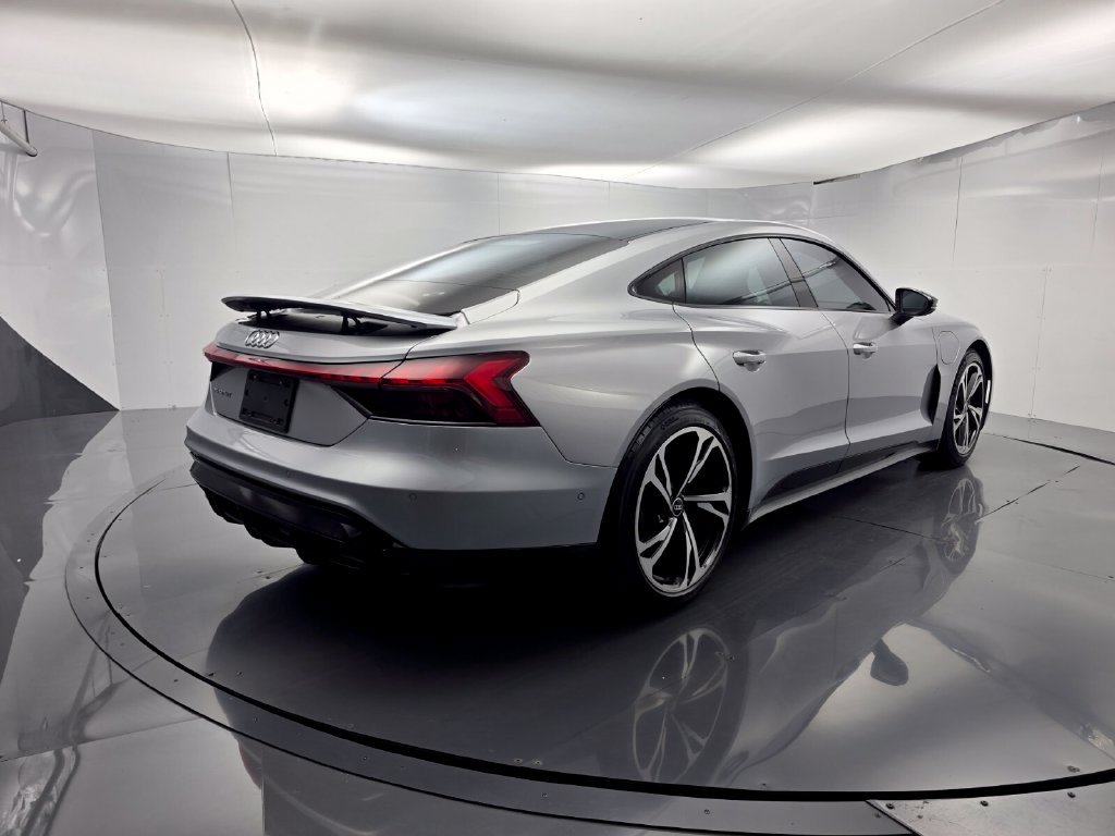 Used 2022 Audi e-tron GT Prestige AWD/4WD image 4