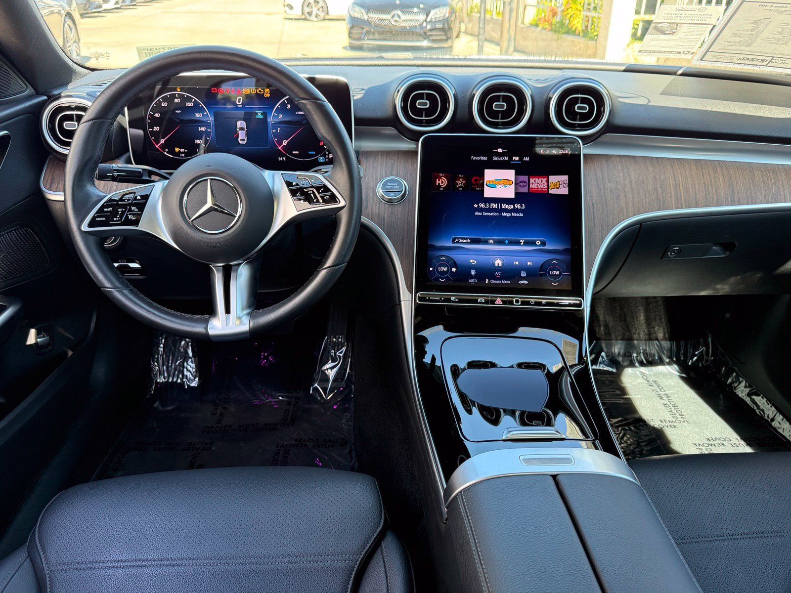 Used 2025 Mercedes-Benz C 300 Sedan image 39