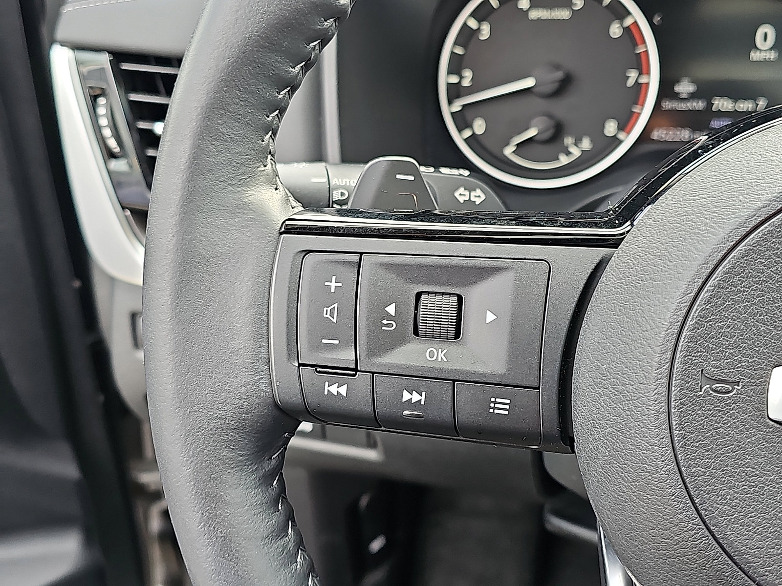 Certified 2021 Nissan Rogue SV w/ Premium Package image 22