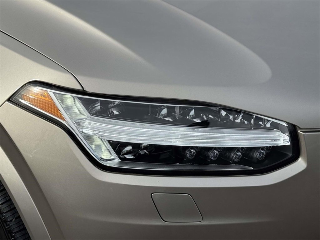 Certified 2024 Volvo XC90 B5 Core w/ Climate Package image 7