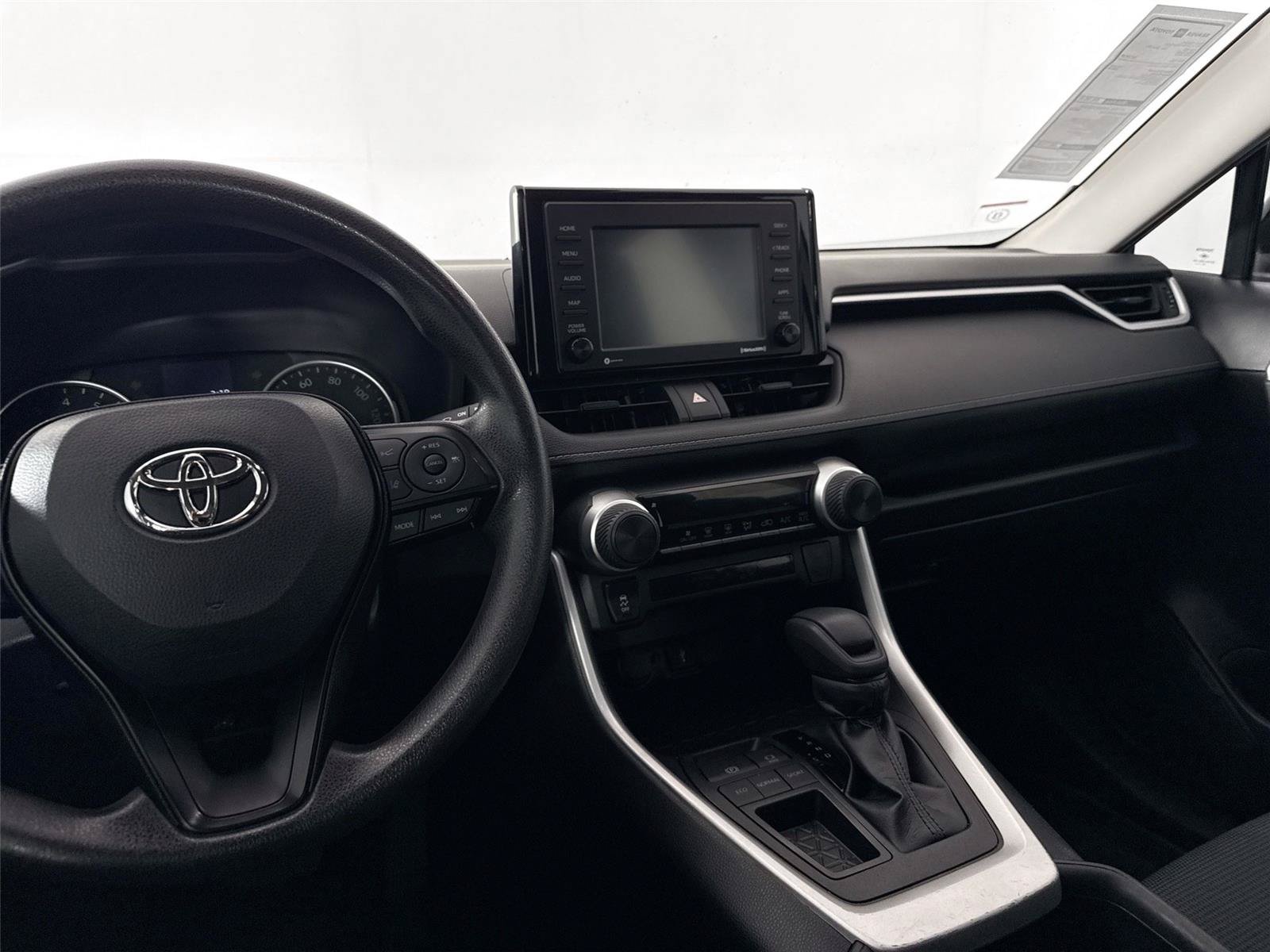 Used 2022 Toyota RAV4 LE FWD image 29