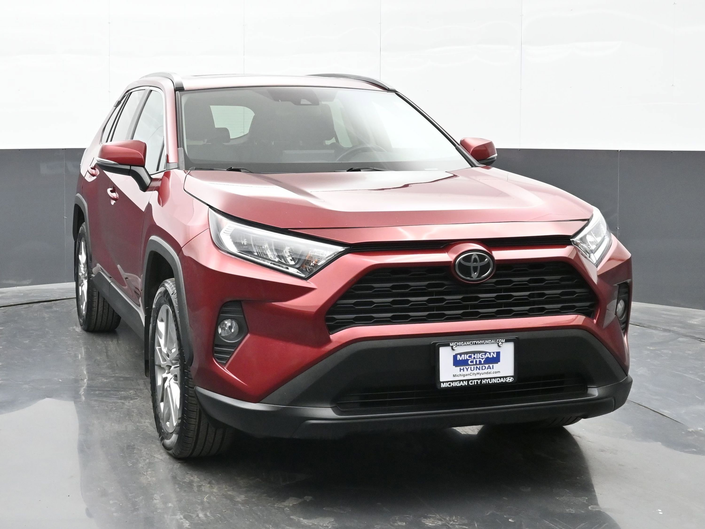 Used 2021 Toyota RAV4 XLE Premium image 7
