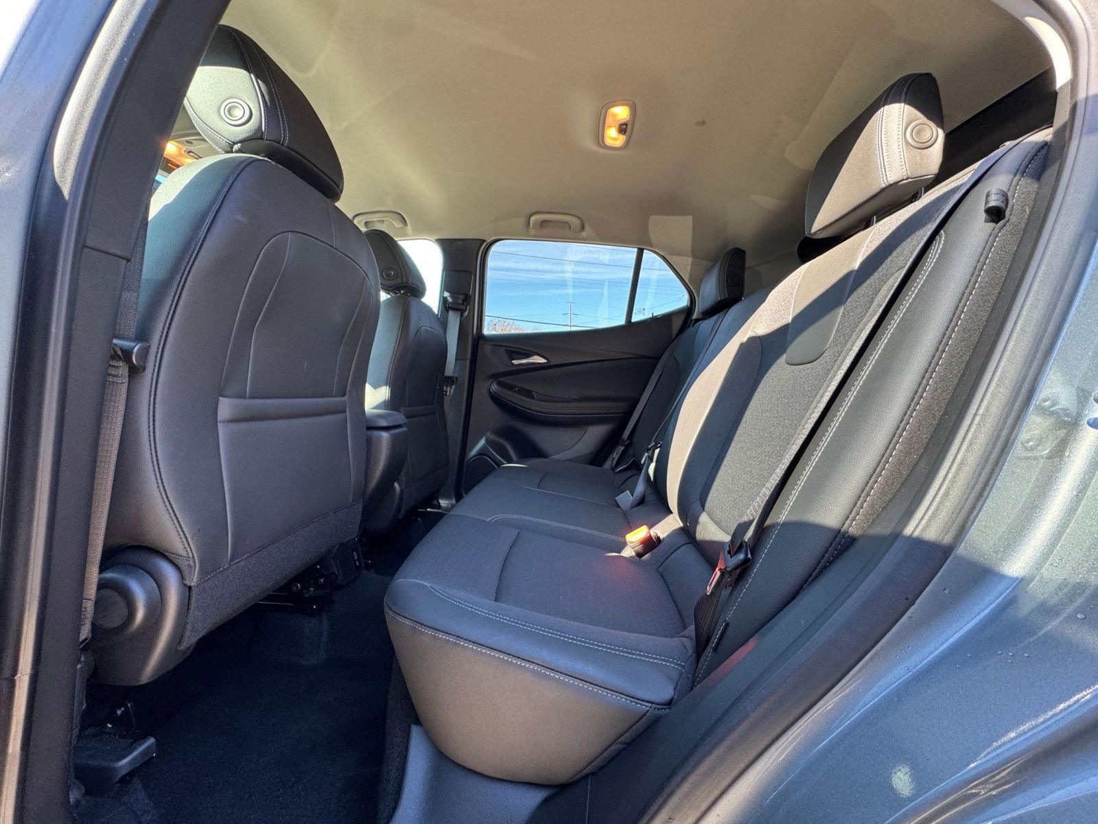 Used 2025 Buick Encore GX Preferred image 21