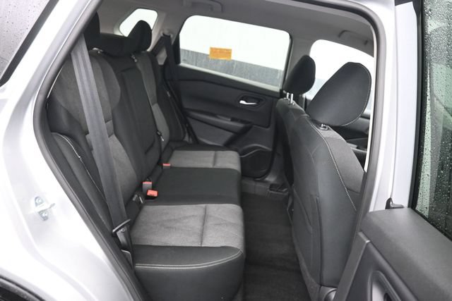 Used 2024 Nissan Rogue SV AWD/4WD image 8