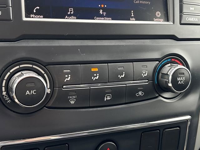 Used 2019 Nissan Titan SV image 16