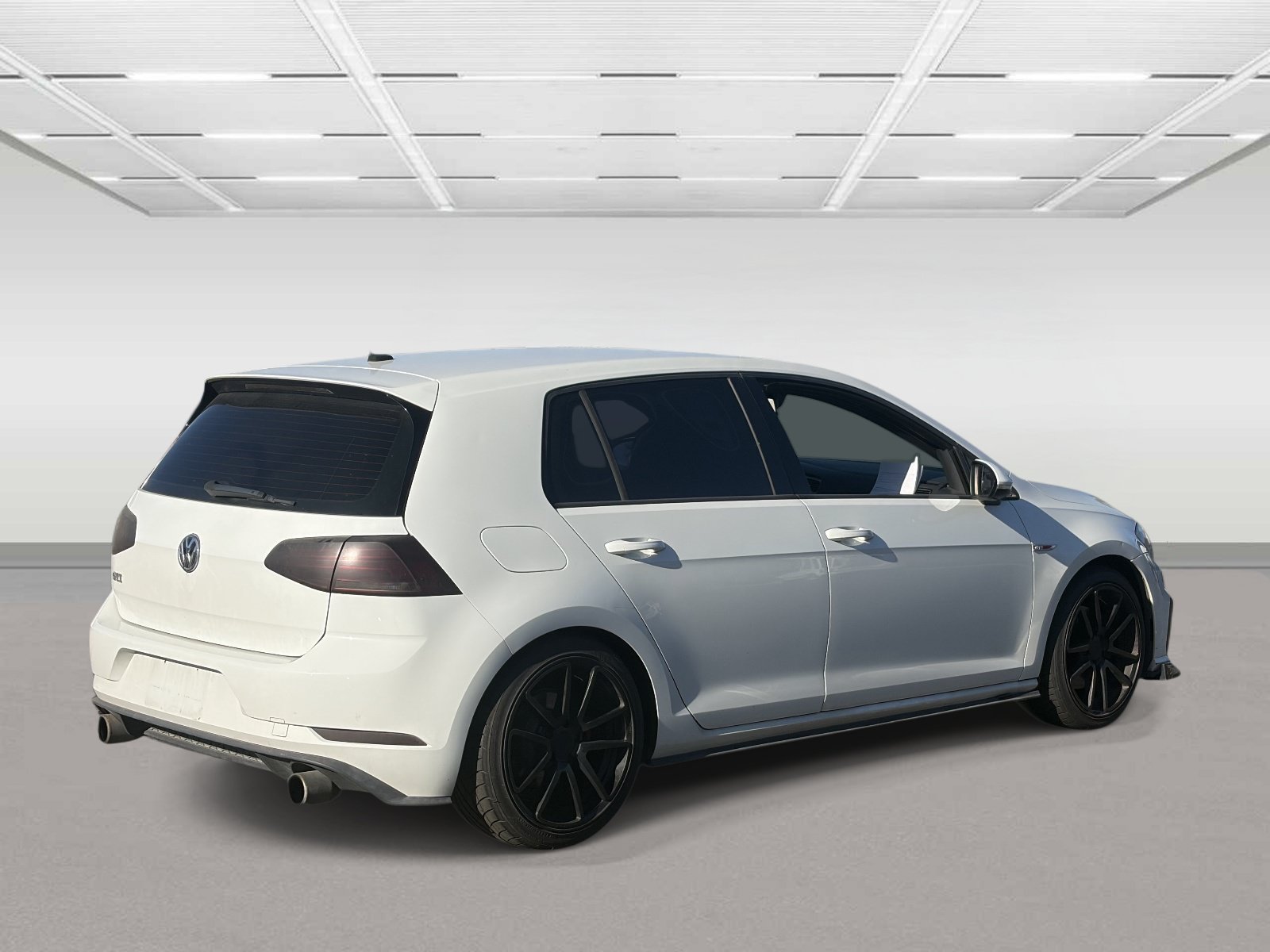 Used 2018 Volkswagen GTI S FWD image 5