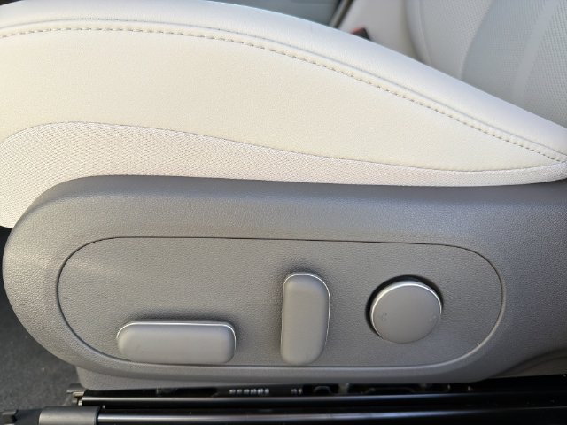 New 2027 Hyundai Kona Limited FWD image 32