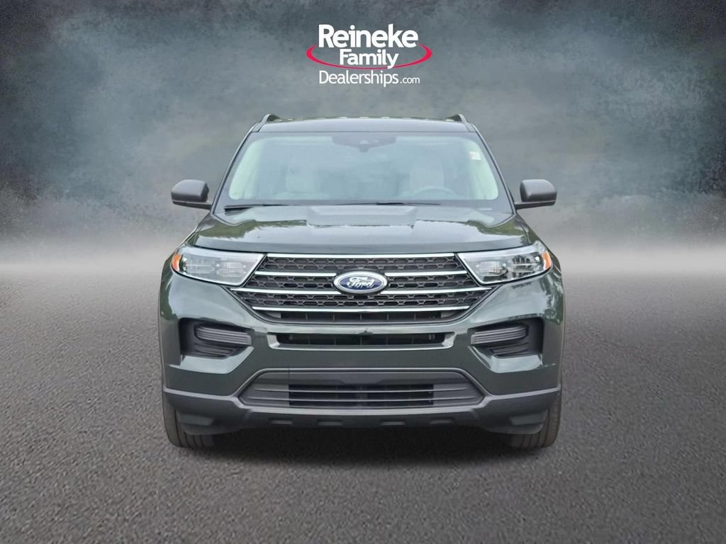 Used 2023 Ford Explorer XLT AWD/4WD image 2