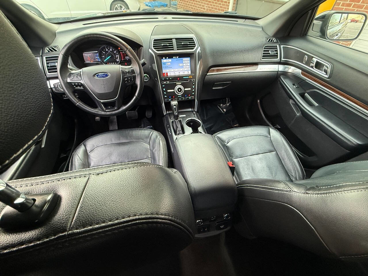 Used 2017 Ford Explorer Limited w/ Equipment Group 301A image 5