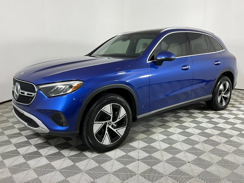 Used 2024 Mercedes-Benz GLC 300 4MATIC image 1