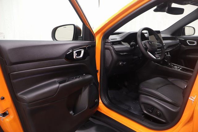 New 2026 Jeep Compass Latitude w/ Sun and Sound Group image 10