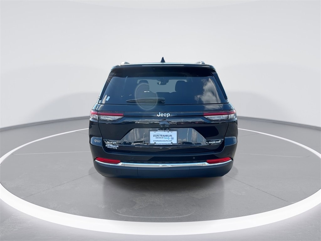 Used 2023 Jeep Grand Cherokee Laredo image 7