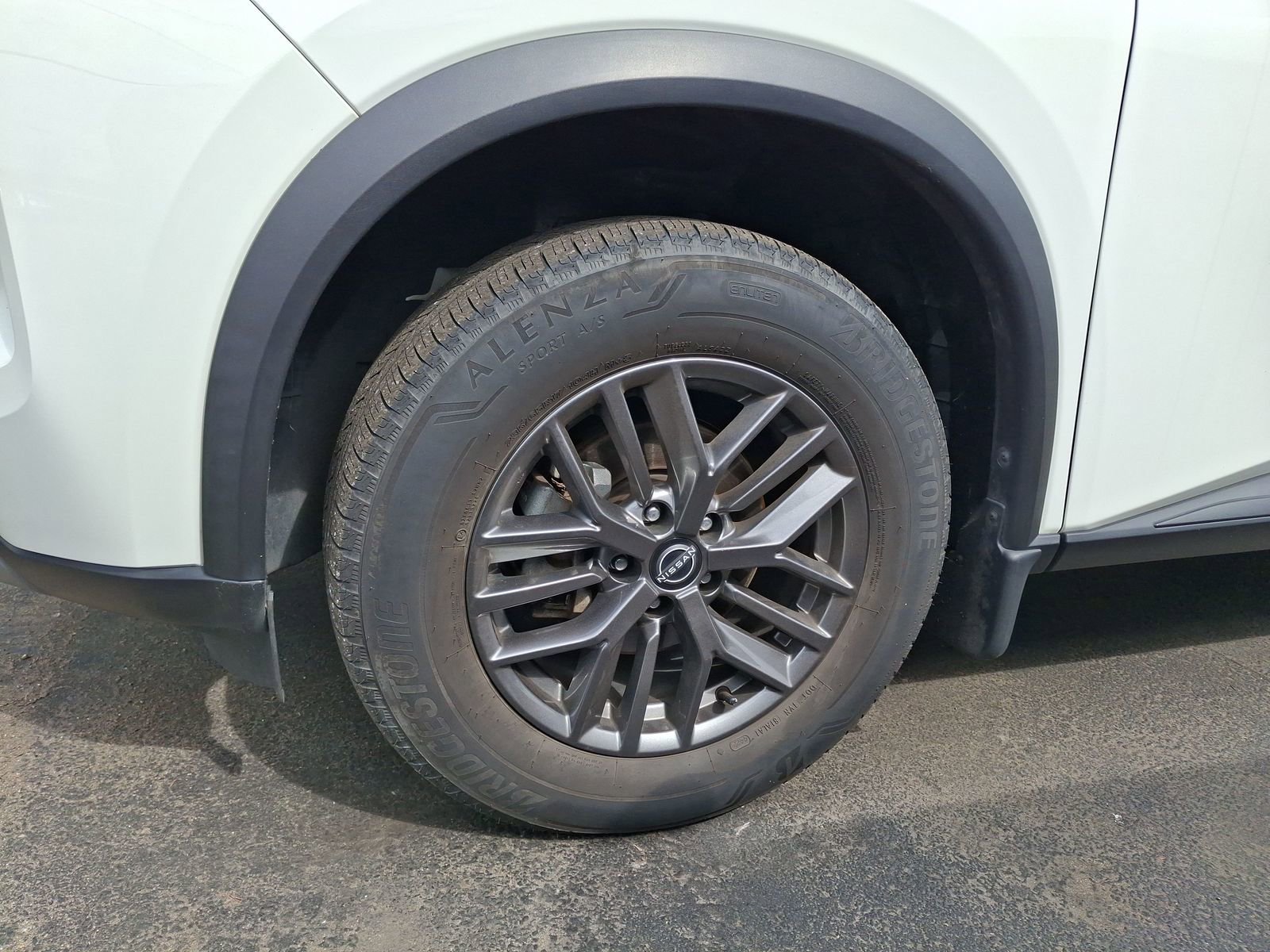 Used 2023 Nissan Rogue S image 27