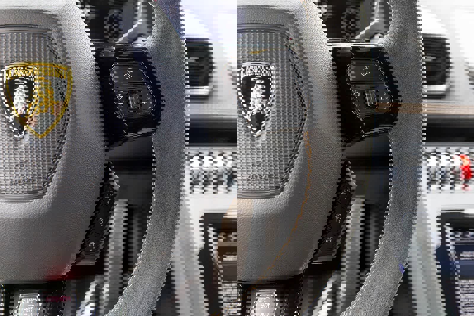 Used 2024 Lamborghini Huracan Sterrato image 30