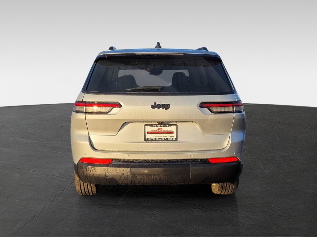 New 2025 Jeep Grand Cherokee L Altitude RWD image 5