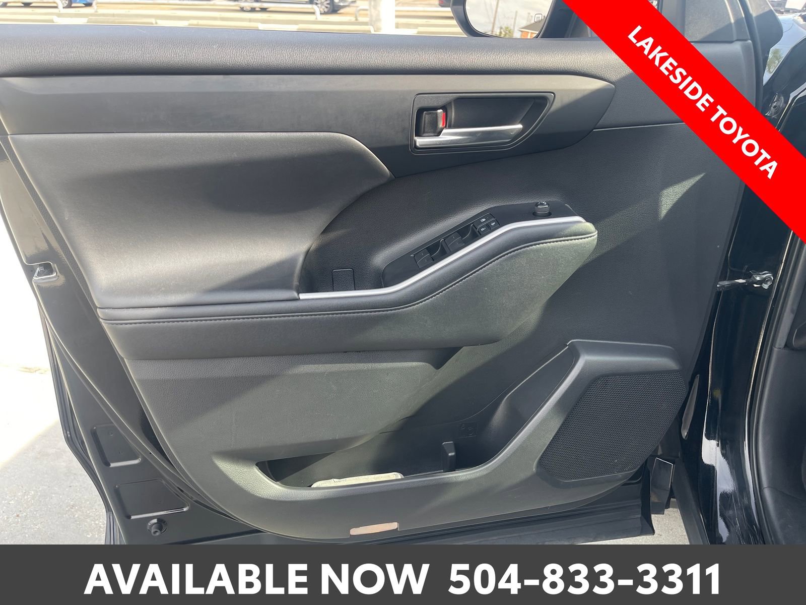 Used 2021 Toyota Highlander XSE FWD image 24