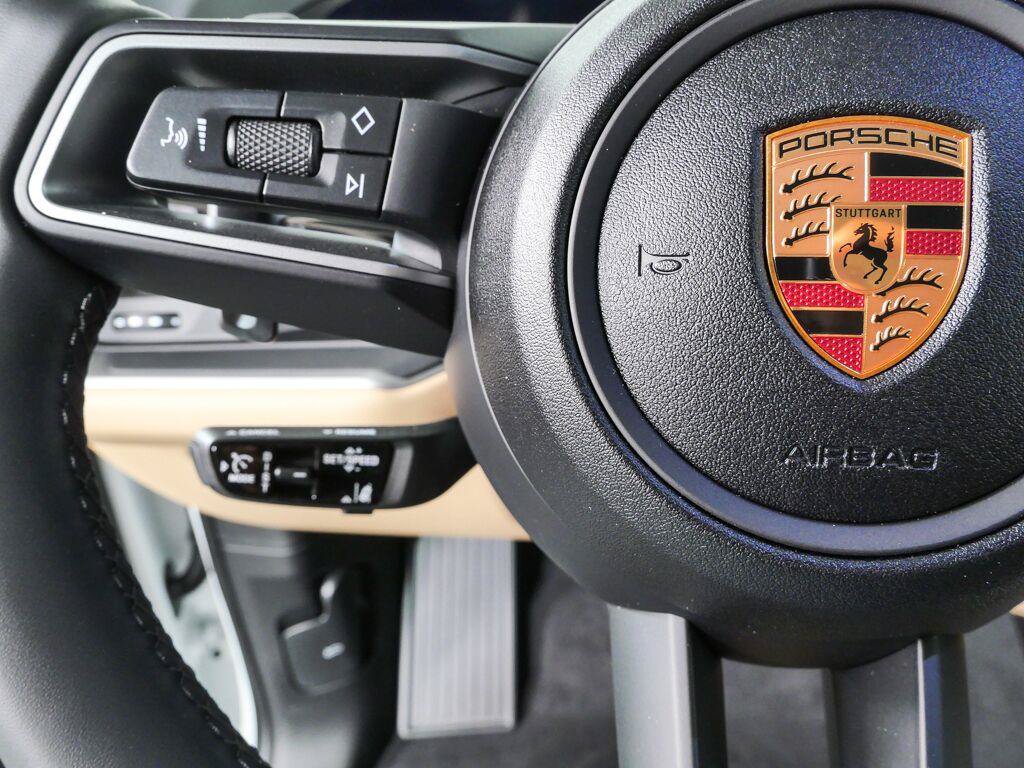 New 2026 Porsche Cayenne Coupe AWD/4WD image 10