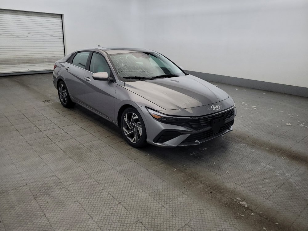 Used 2025 Hyundai Elantra SEL FWD image 13