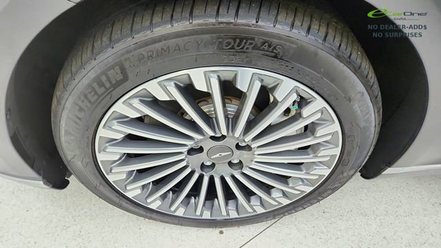 Used 2024 Genesis G80 image 59