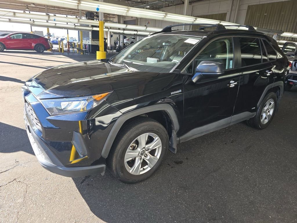 Used 2020 Toyota RAV4 LE image 2