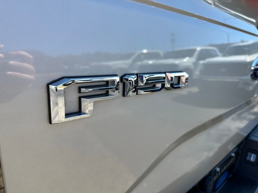 Used 2017 Ford F150 Lariat image 37