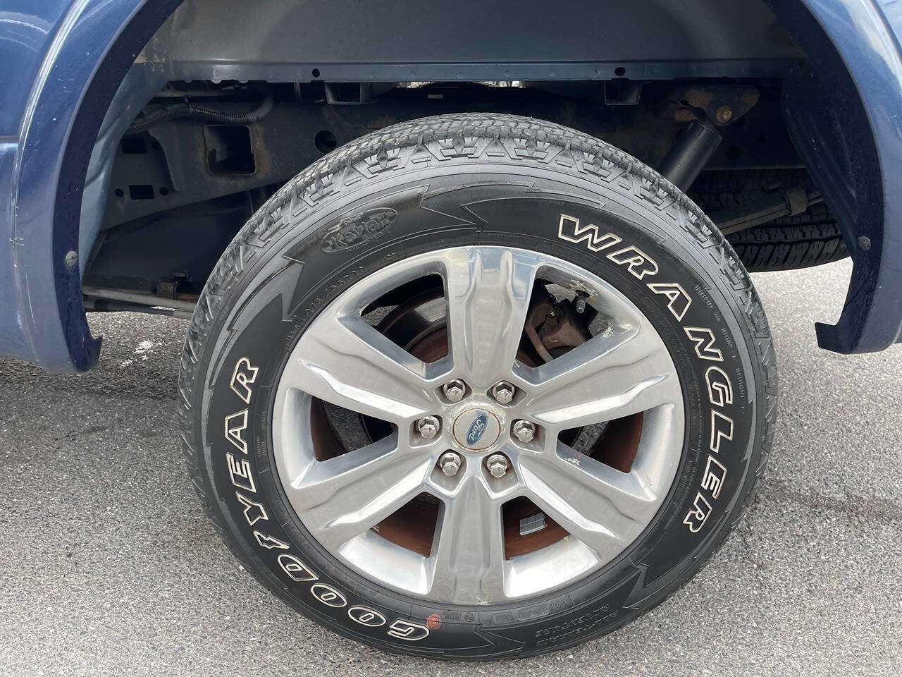 Used 2015 Ford F150 Platinum w/ Trailer Tow Package image 17