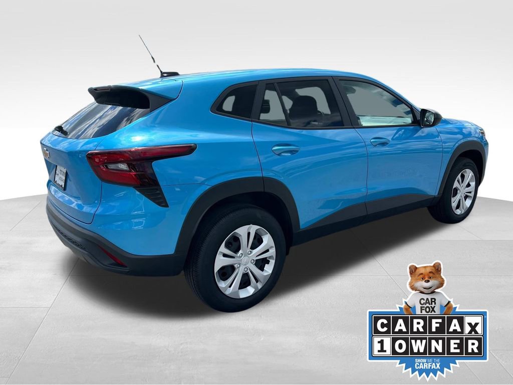 Used 2025 Chevrolet Trax LS image 3