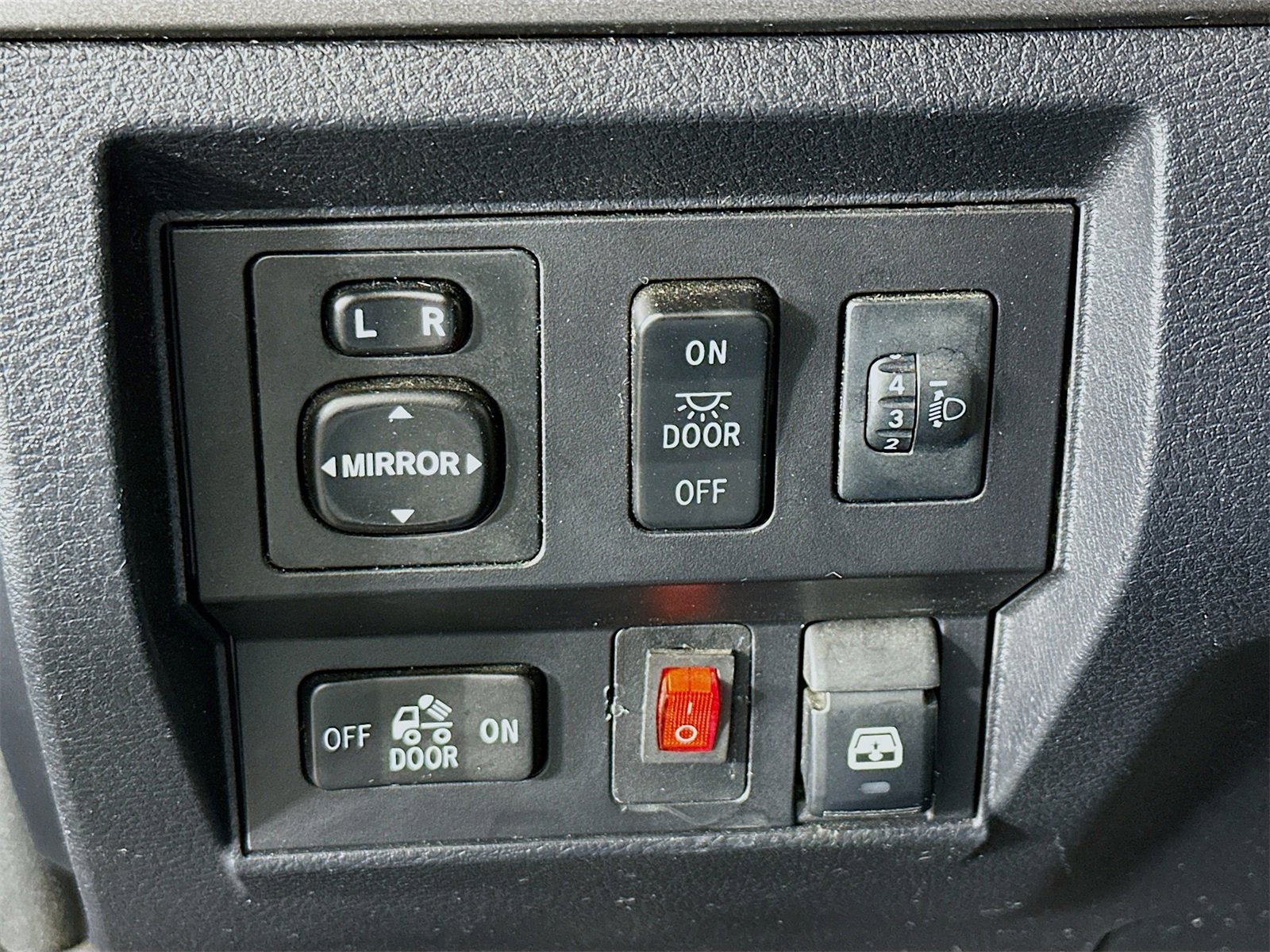 Used 2016 Toyota Tundra SR5 w/ SR5 Upgrade Package image 10