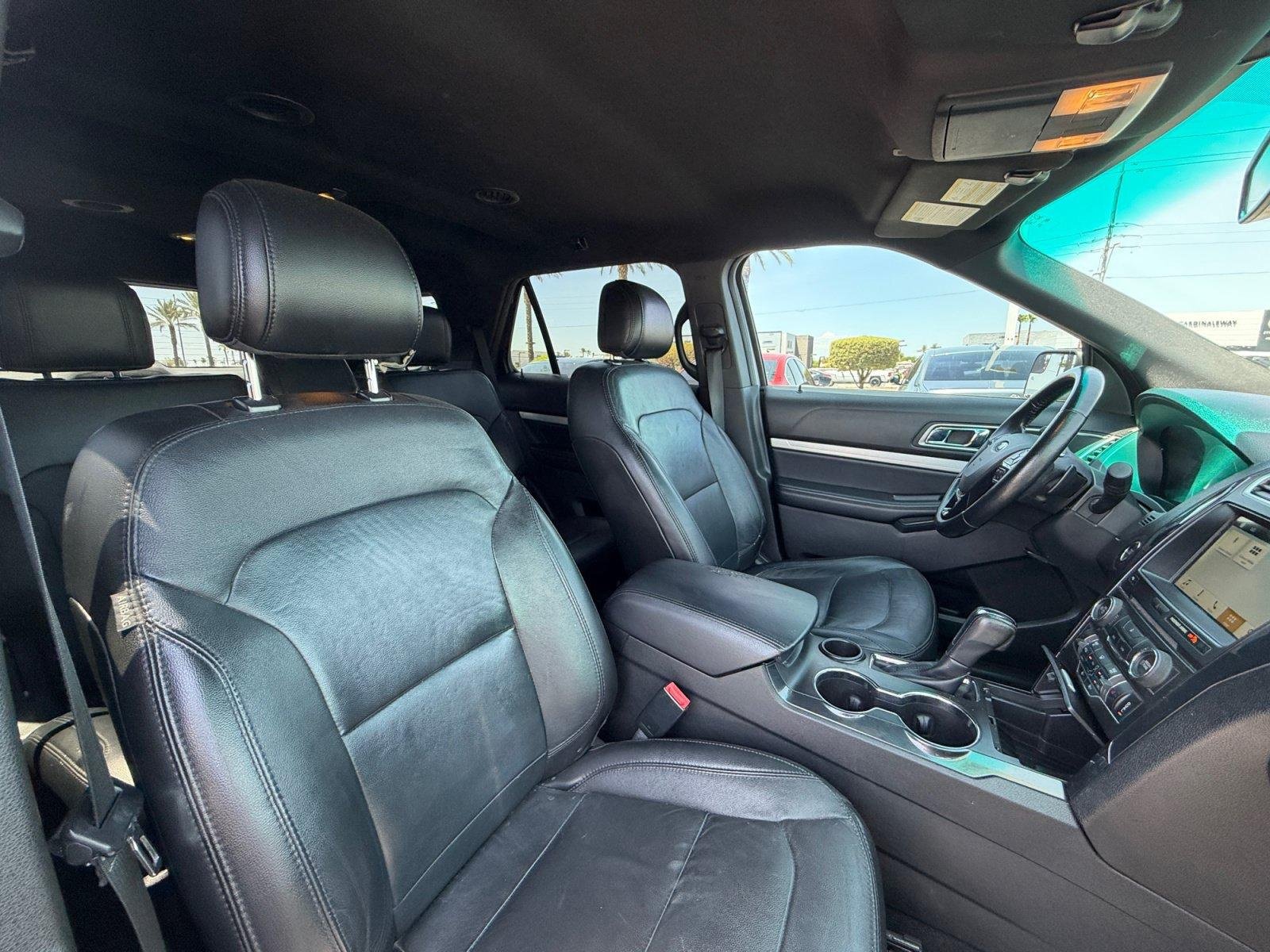 Used 2017 Ford Explorer XLT w/ Equipment Group 202A FWD image 19
