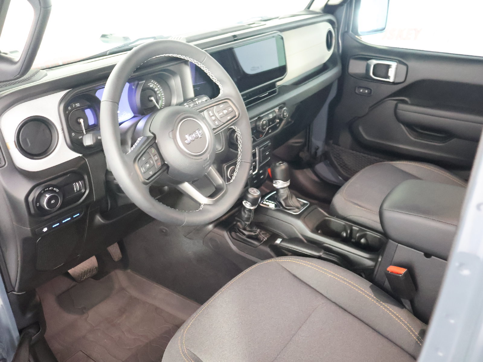 Used 2025 Jeep Wrangler Unlimited Sport S 4xe w/ Convenience Group AWD/4WD image 20
