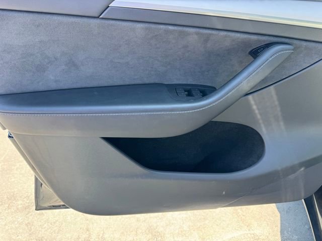 Used 2025 Tesla Model Y Long Range RWD image 13