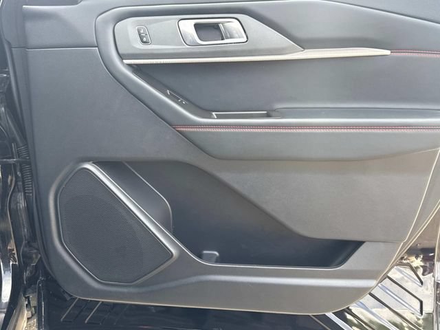 Used 2025 Ford Explorer ST-Line w/ ST-Line Street Pack AWD/4WD image 20