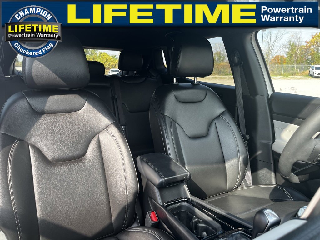 Used 2025 Jeep Compass Limited image 34