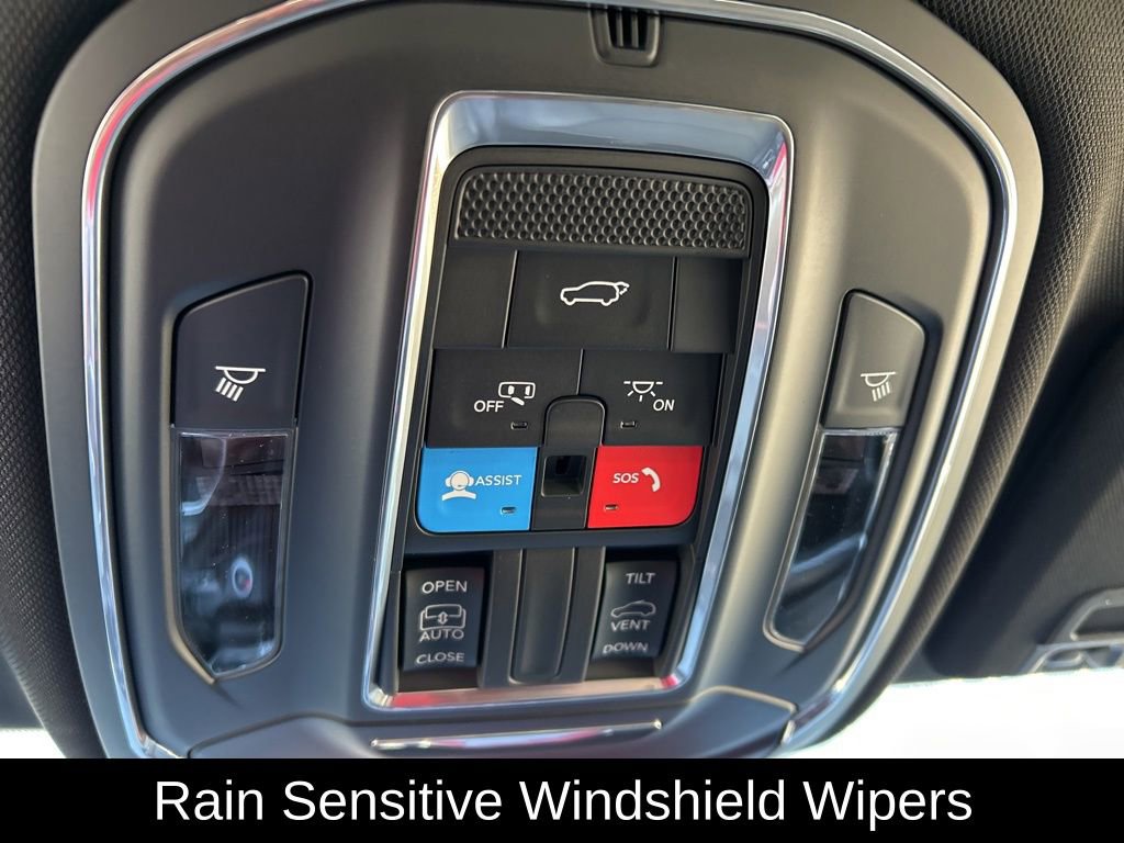 New 2025 Jeep Grand Cherokee Altitude image 28