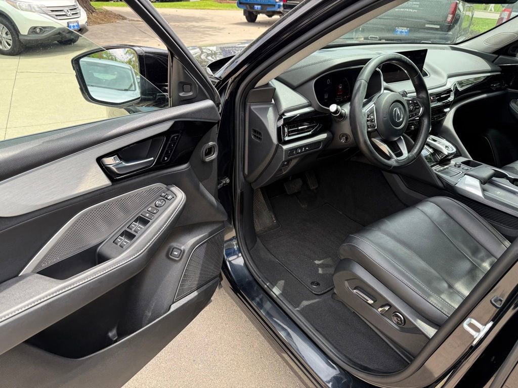 Used 2024 Acura MDX SH-AWD w/ Technology Package image 11