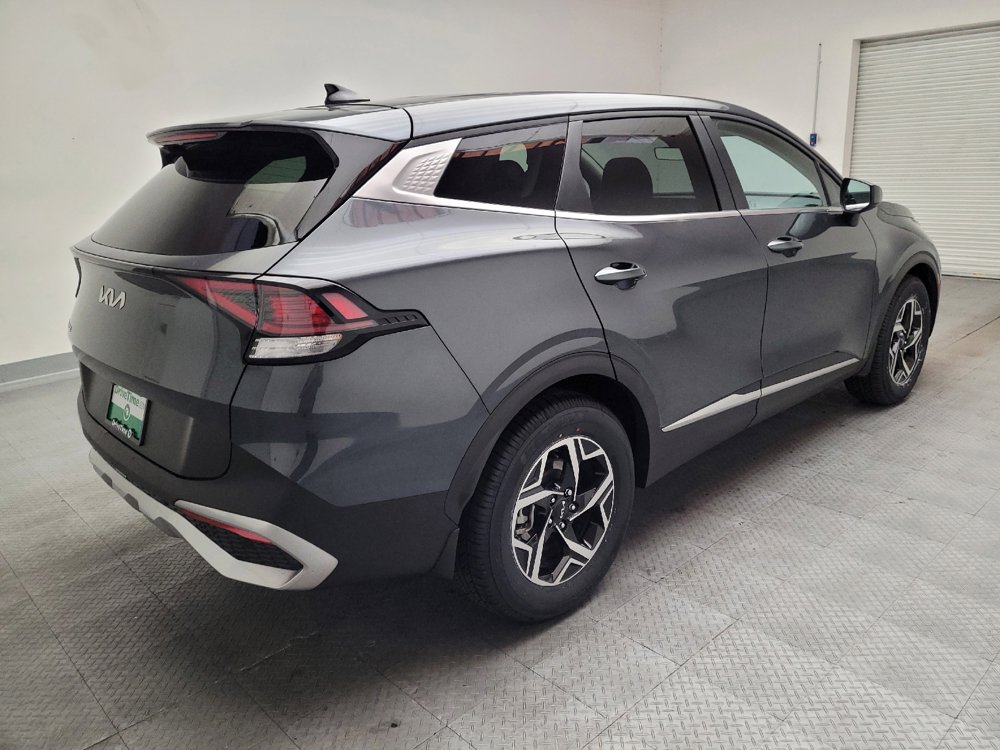 Used 2025 Kia Sportage LX FWD image 9