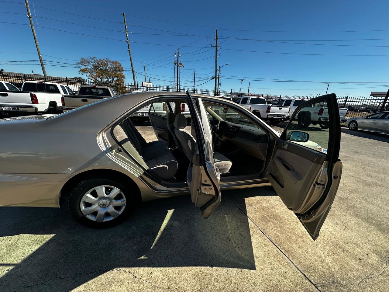 Used 2003 Toyota Camry LE FWD image 29