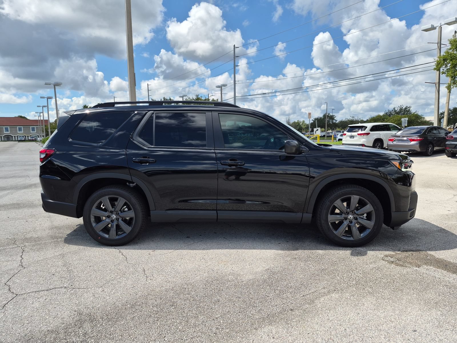 New 2026 Honda Pilot Sport image 7